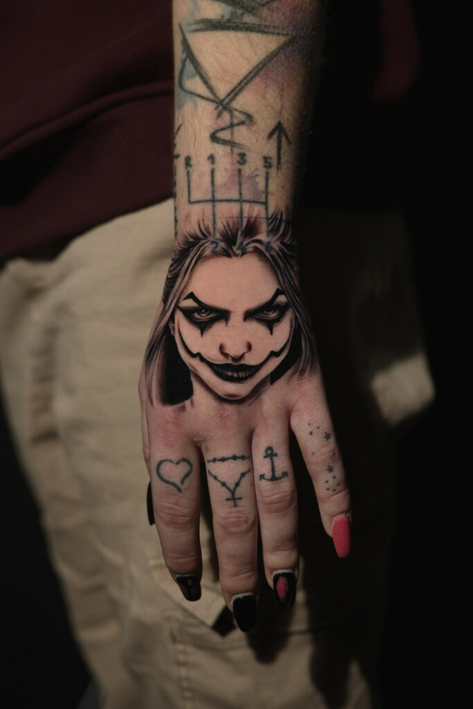 Tätowierungen an sensiblen Körperstellen